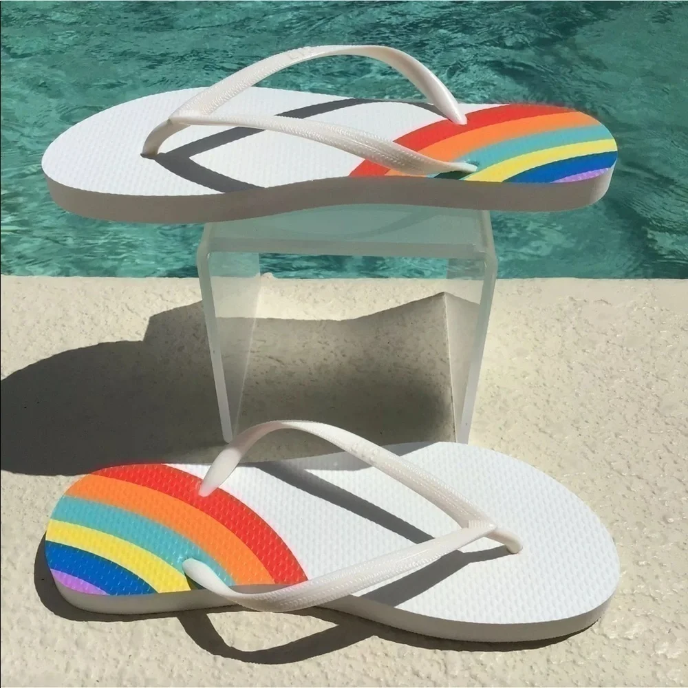 Gap Rainbow Heart Women Flip Flops SZ 10 White Beach Cruise Vacay Sandals NEW - Picture 10 of 12